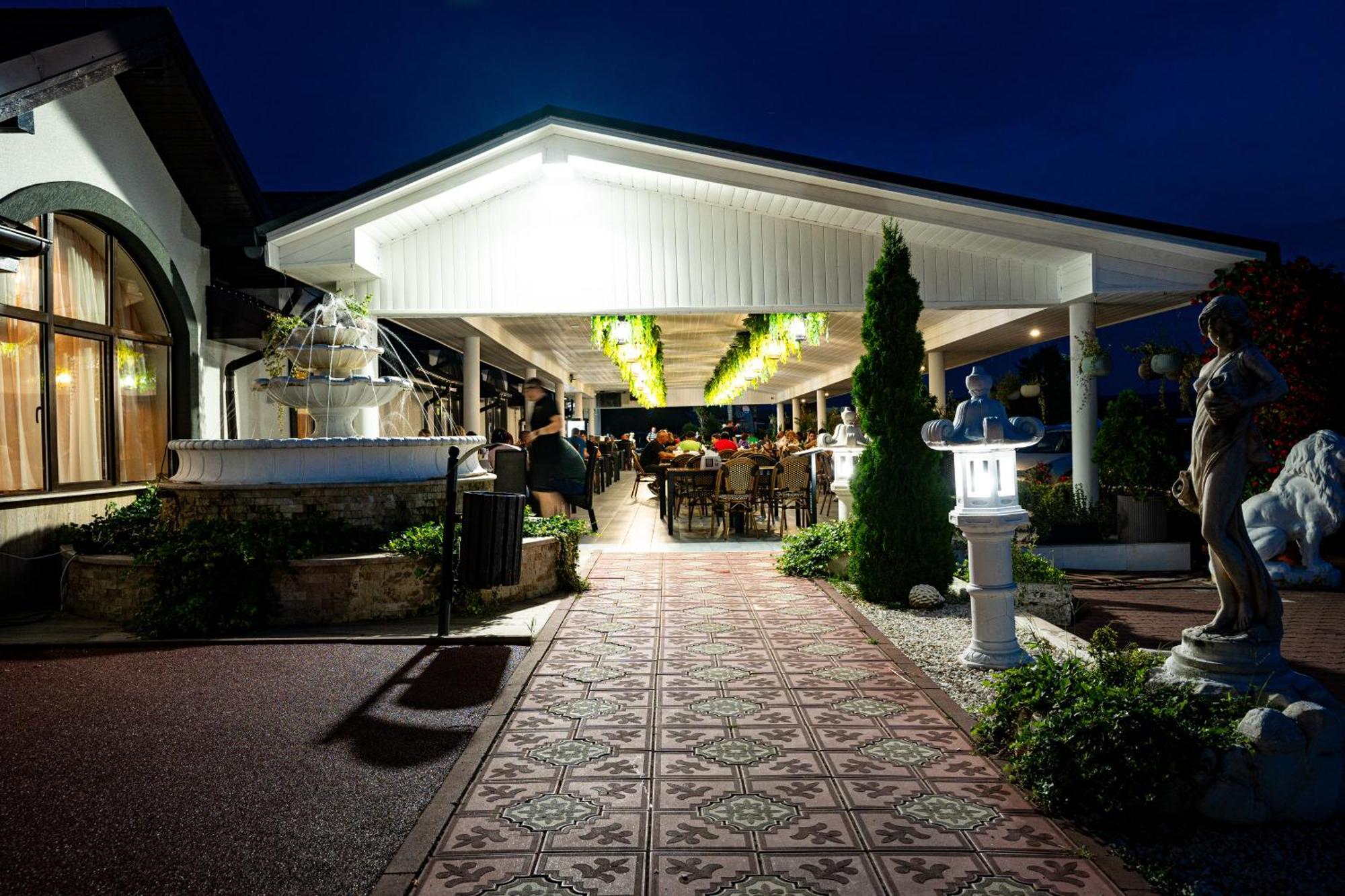 Hanul Domnesc Imperial Hotel & Spa Călan Exteriér fotografie